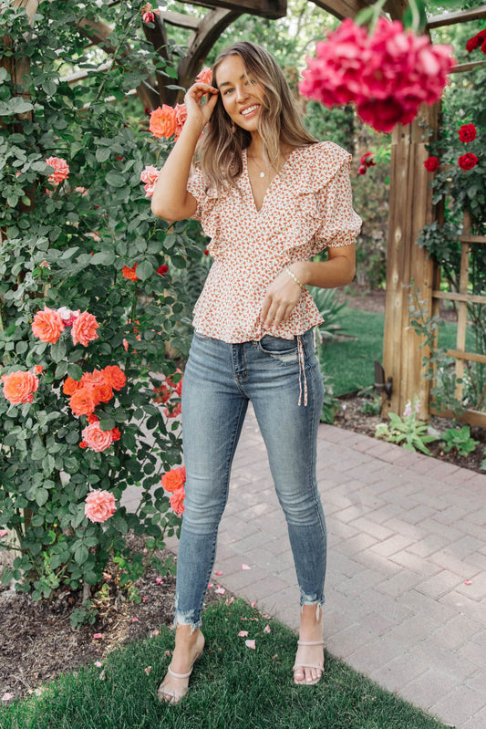 Folksong Floral Top in Coral