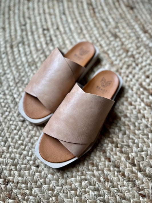 SHILOH SANDALS