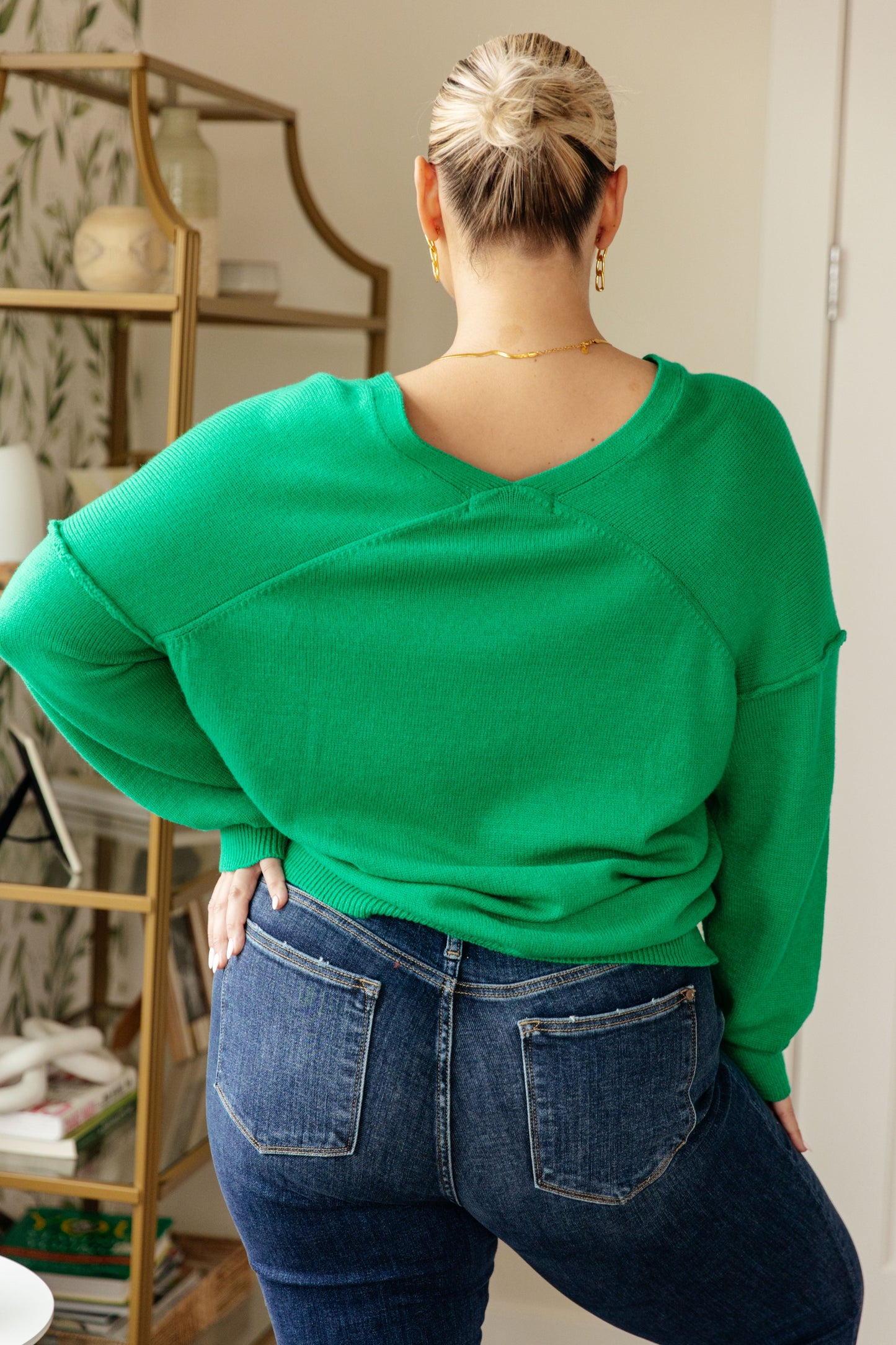 Very Understandable V-Neck Sweater in Green